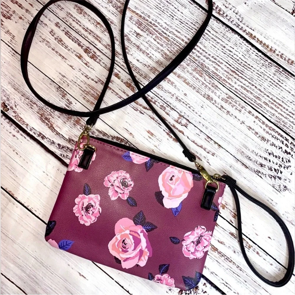 NWOT LUV BETSEY JOHNSON Floral Convertible Wristlet/Crossbody
